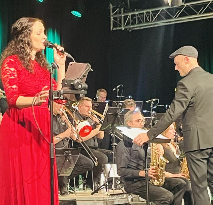 Audi Big Band und Christina Jung beeindrucken