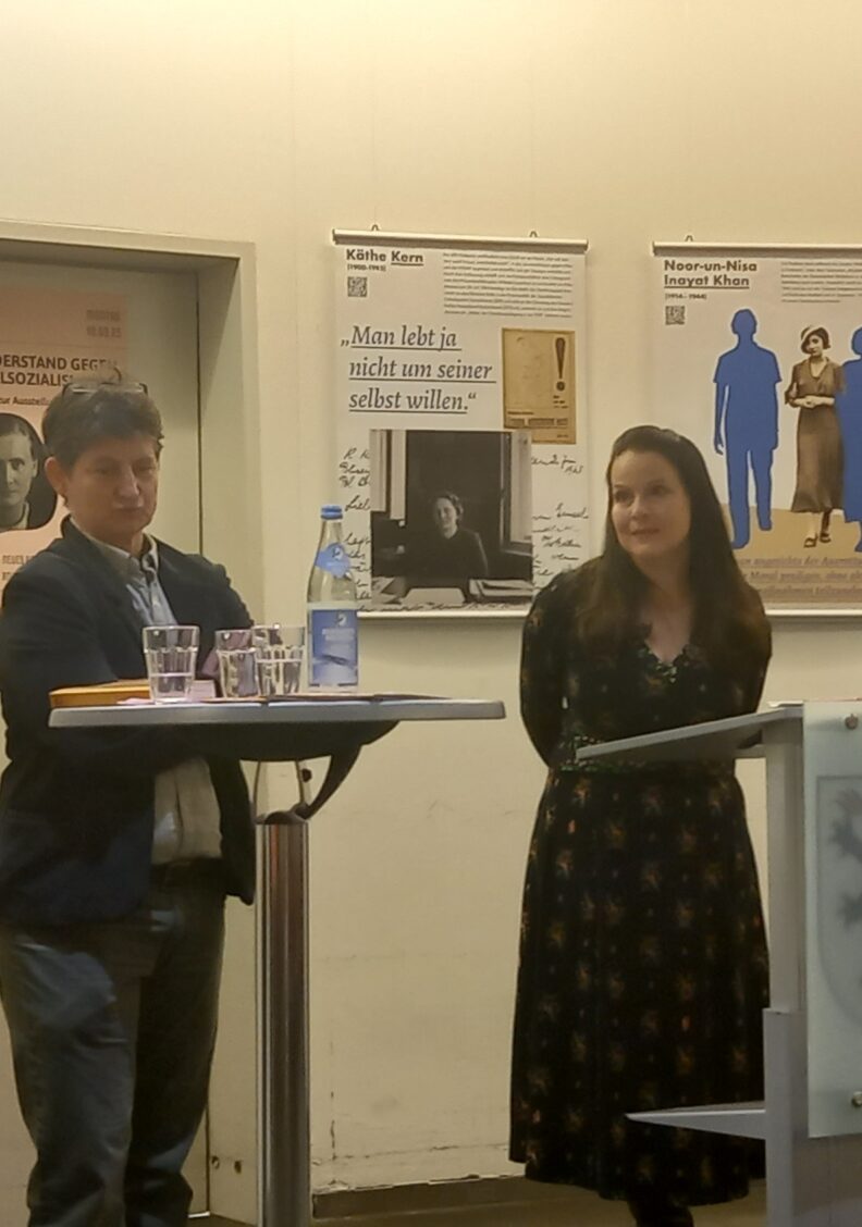 Ausstellung „Frauen im Widerstand“ mit Sophie Scholl und Paula Schlier im Rathausfoyer