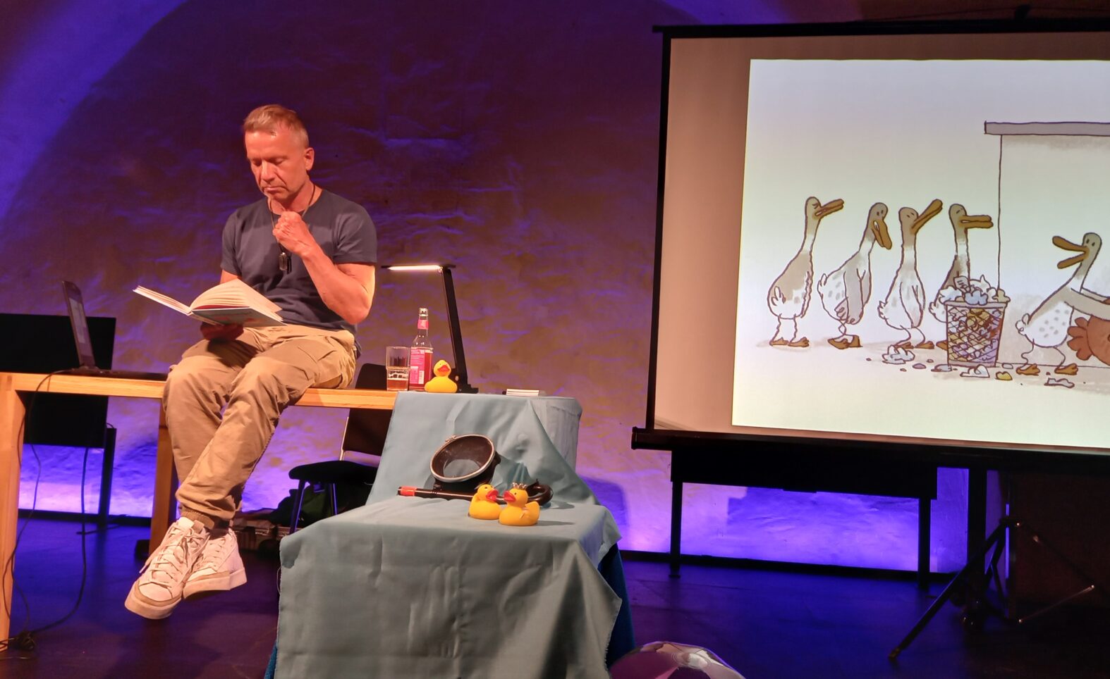 Politikparabel im Kinderbuch. Ulrich Hub war bei den Ingolstädter Literaturtagen zu Gast
