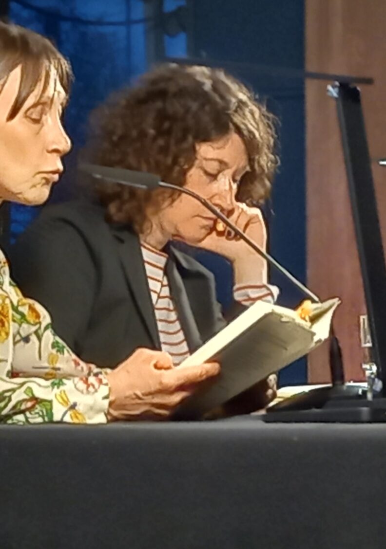 Martina Hefter beendete mit „Hey guten Morgen, wie geht es dir?“ das von Lena Gorelik kuratierte Literaturfestival