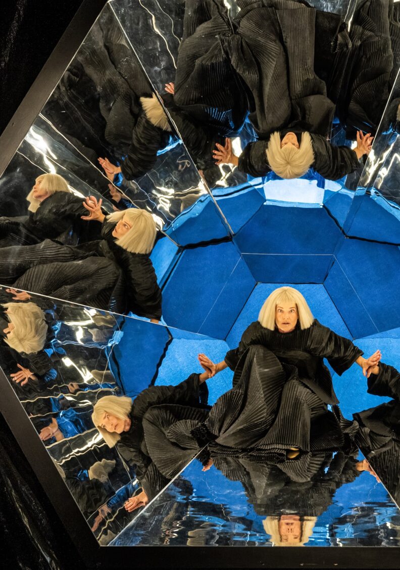 Probenbesuch bei „Sonne, Luft, Asche“ von Elfriede Jelinek