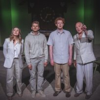 Infotainment zu Illuminaten: Kritik zu „Weishaupt und die Gespenster“ im KH des Stadttheaters IN