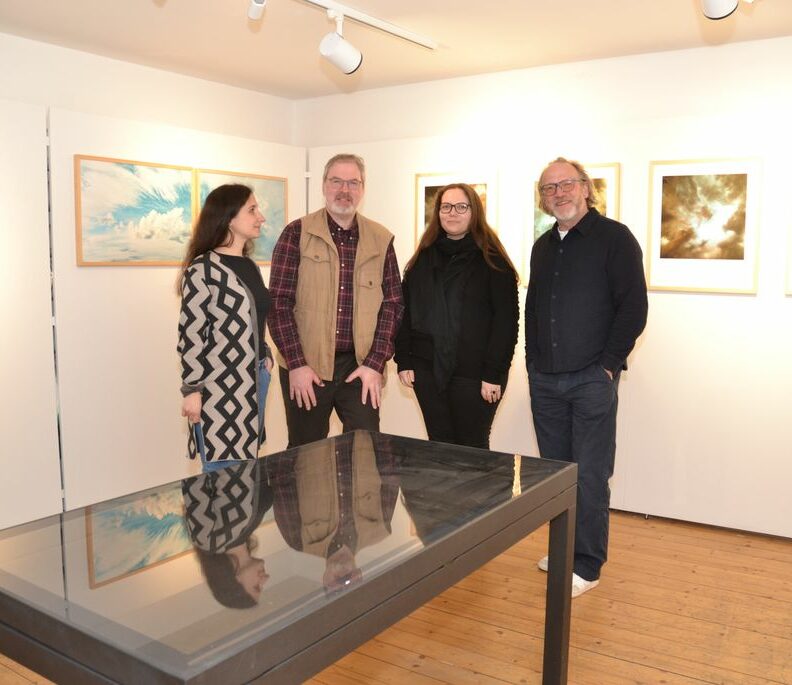 Ausstellung „WolkenLiebe“ von Hubert Klotzeck im Bauerngerätemuseum