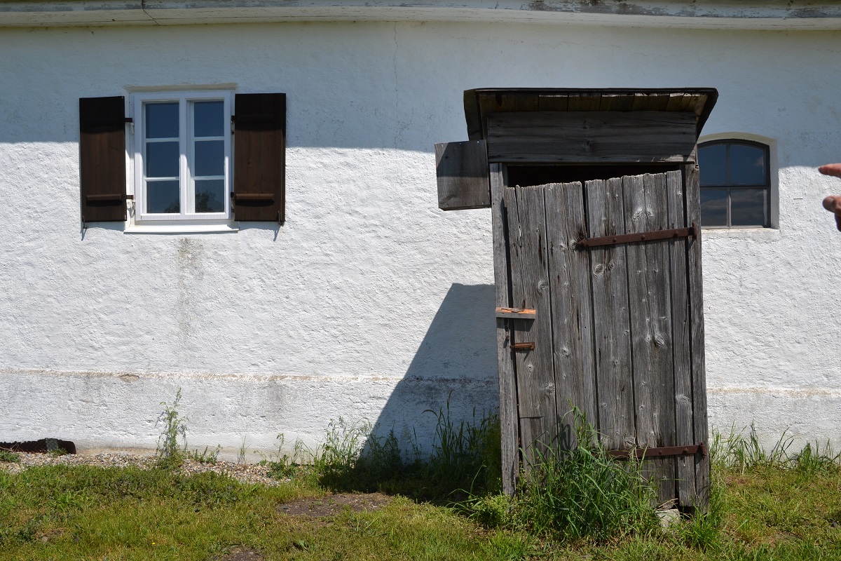 Haus im Moos: „Geschichte(n) rund ums Klo