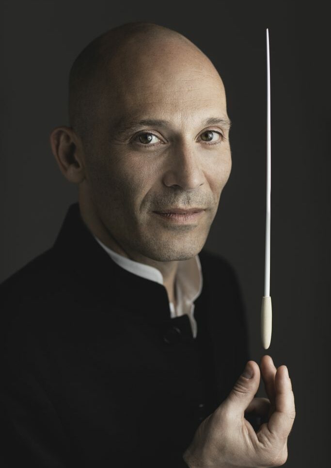 Chefdirigent Ariel Zuckermann stellt die nächste Saison der Kammerphilharmonie Ingolstadt vor / Teil1