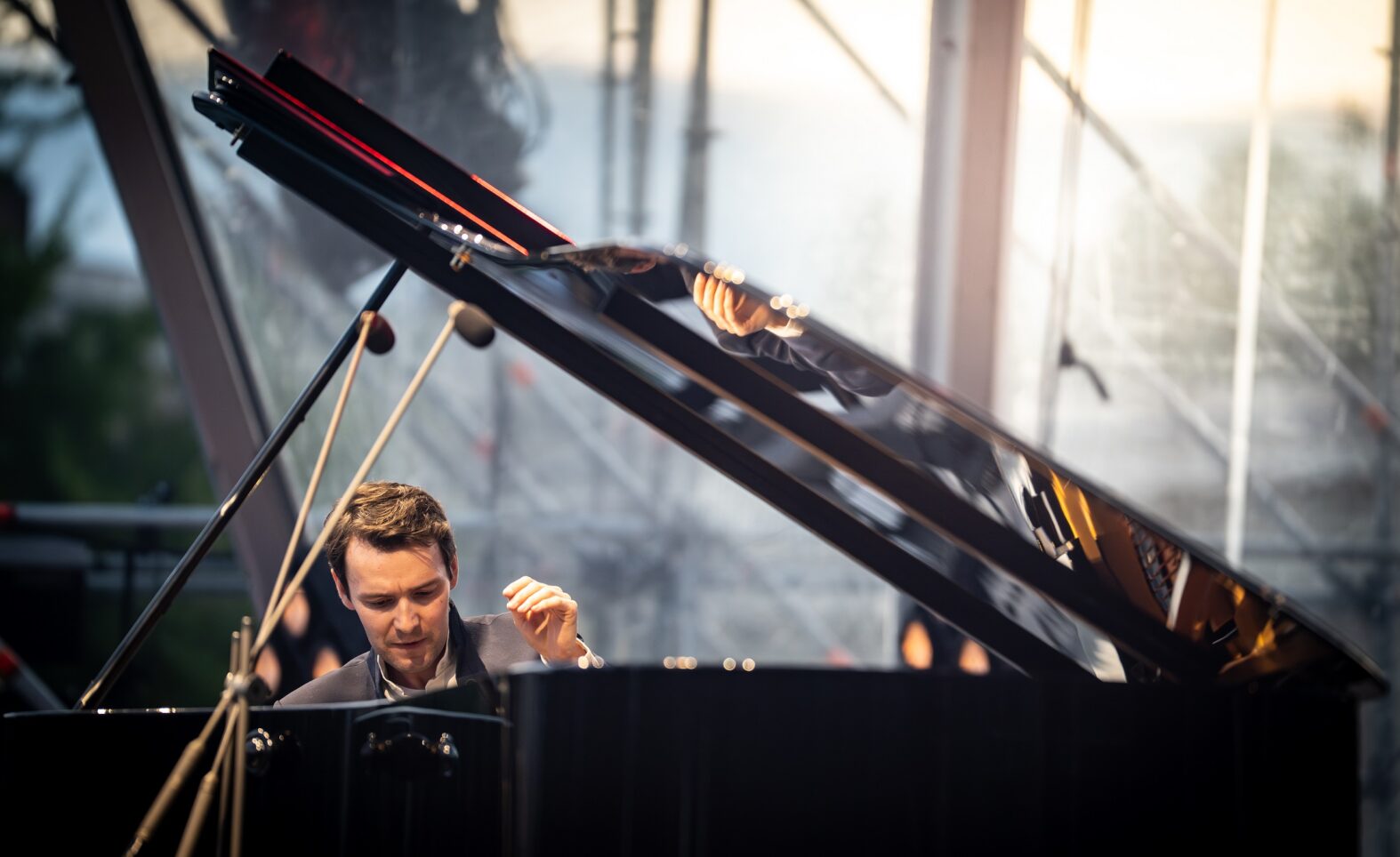 Klassik-Open-Air: Pianist Florian Glemser und Musicals mit der Audi Bläserphilharmonie