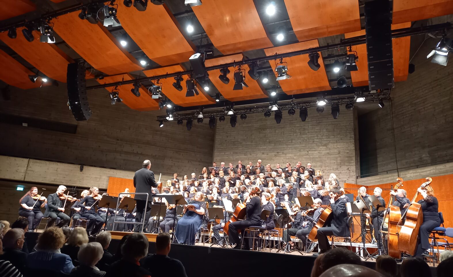 Musikalisches Statement für den Weltfrieden: Karl Jenkins‘ „The Peacemakers“ mit dem Kammerchor Ingolstadt, den Ingolstädter Nachtigallen und dem Orchestra for Peace