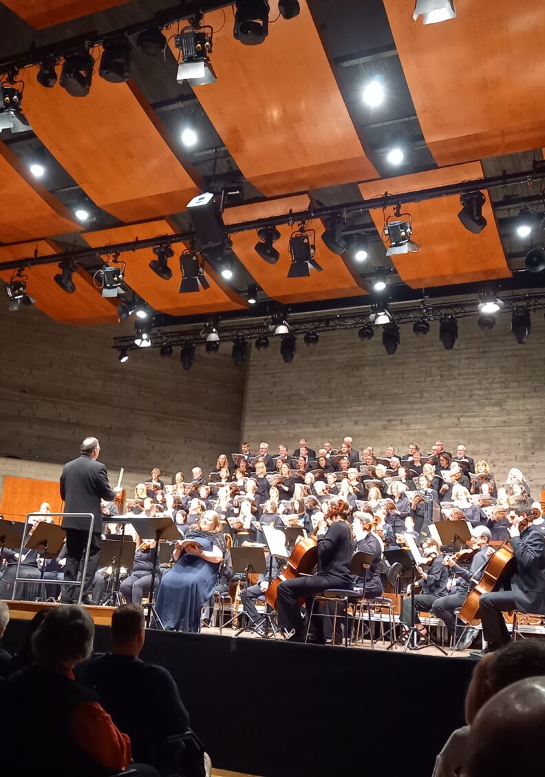Musikalisches Statement für den Weltfrieden: Karl Jenkins‘ „The Peacemakers“ mit dem Kammerchor Ingolstadt, den Ingolstädter Nachtigallen und dem Orchestra for Peace