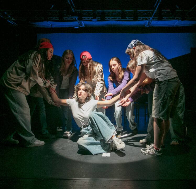 Wohin mit der Wut? – Spielclub des Stadttheaters mit „Furien“