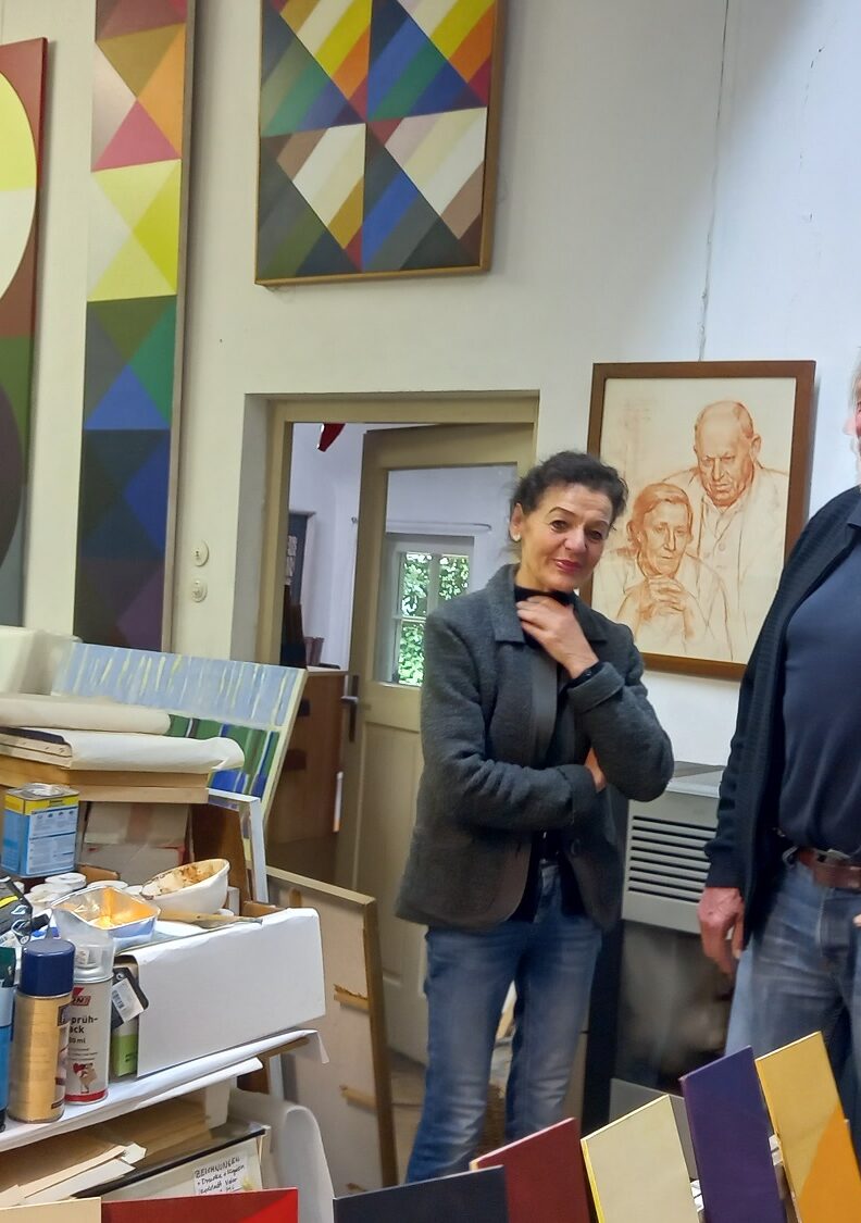 Familienausstellung der Ingolstädter Künstlerfamilie Schölss in Gempfing