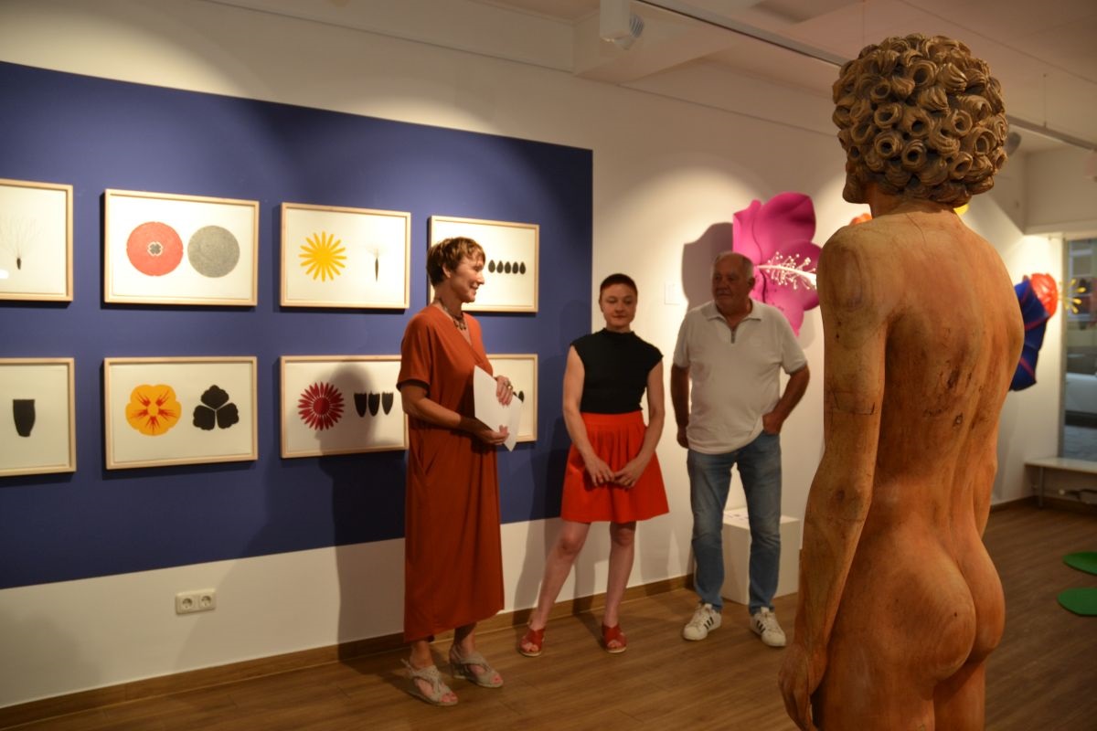 Körper und Blüten von Josef Lang und Sabine Ackstaller in Galerie KUK44 in Pfaffenhofen