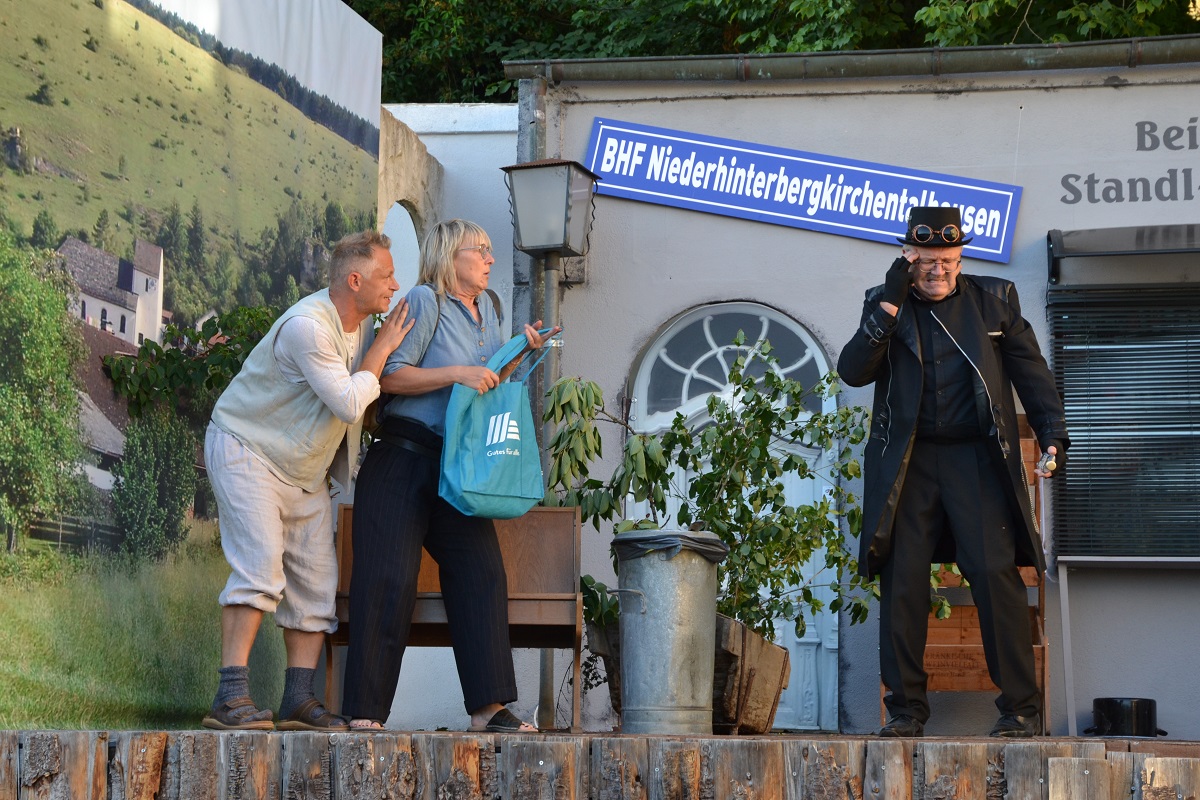 Freilichttheater in Obereichstätt: Die Bibertreiber spielen „GleisGeisterei“