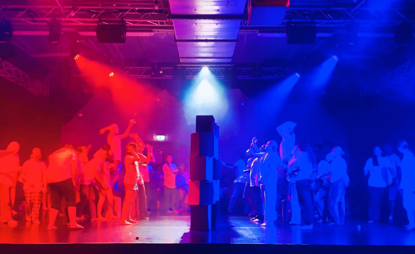 „Jugendkultursommer“: 60 Ingolstädter Jugendliche spielen „Wir“ (Do / Fr im Kulturzentrum neun)