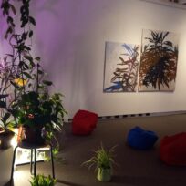 Marina Pohls Ausstellung „Unter uns“ in der Theatergalerie. Gespräch mit der Malerin