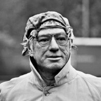 „Alf Lechner zum 100.: Kunst aus Stahl“ – Ausstellung in der Schalterhalle der Sparkasse