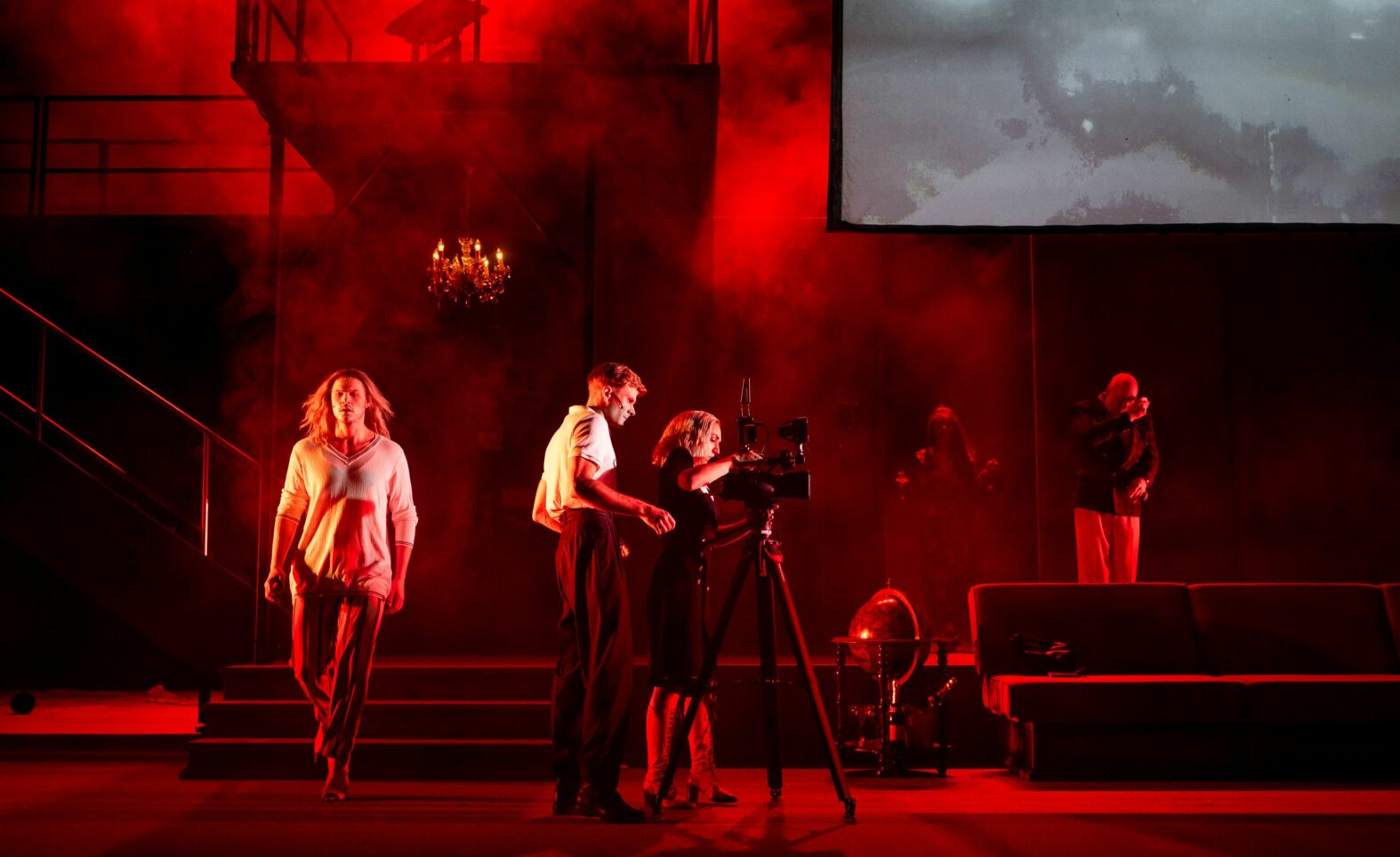 Eröffnungspremiere „Nibelungen – Rang und Drang“ Gespräch mit Regisseur Gustav Rueb