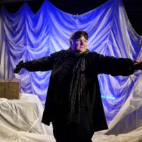 Sehenswert: Exuperys „Flug nach Arras“ im Ingolstädter Altstadttheater