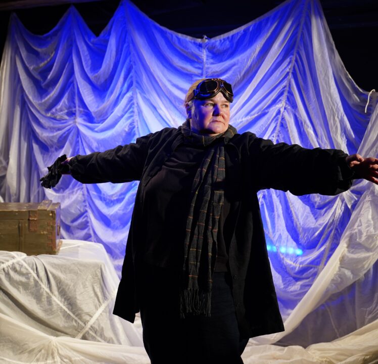 Sehenswert: Exuperys „Flug nach Arras“ im Ingolstädter Altstadttheater