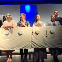 Theatergruppe Szenenwechsel spielt „John Stanky, Privatdetektiv“ im Bürgerhaus Wettstetten