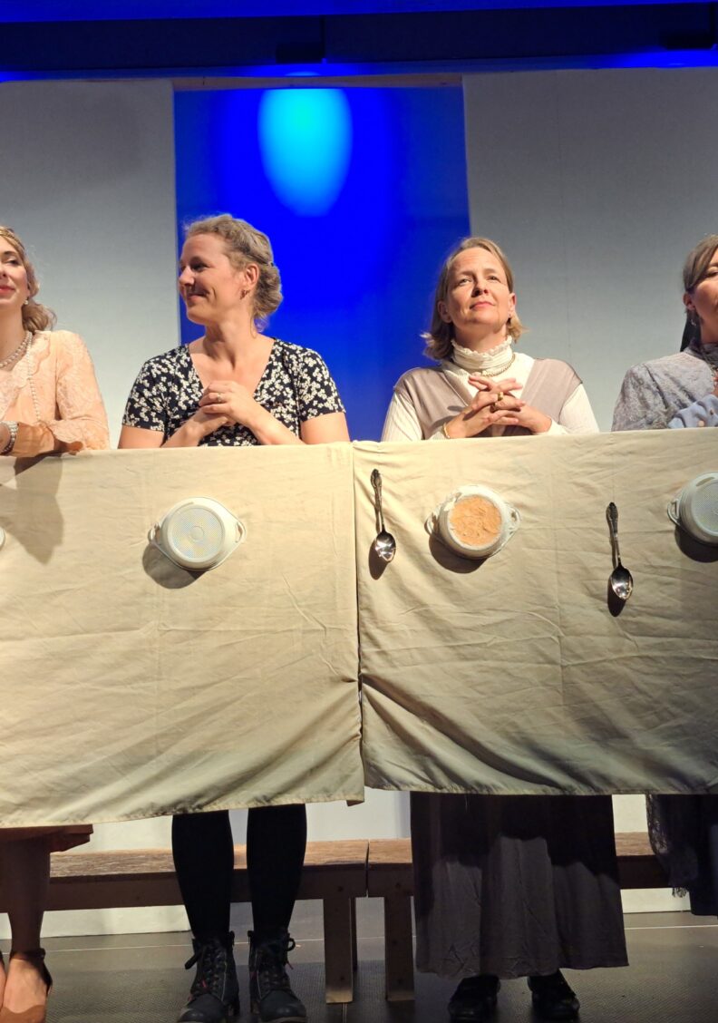 Theatergruppe Szenenwechsel spielt „John Stanky, Privatdetektiv“ im Bürgerhaus Wettstetten
