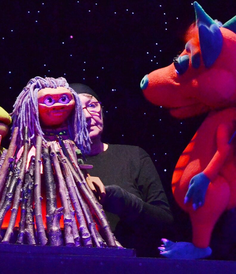 Schanzer Puppenspieler spielen „Die magische Brücke“