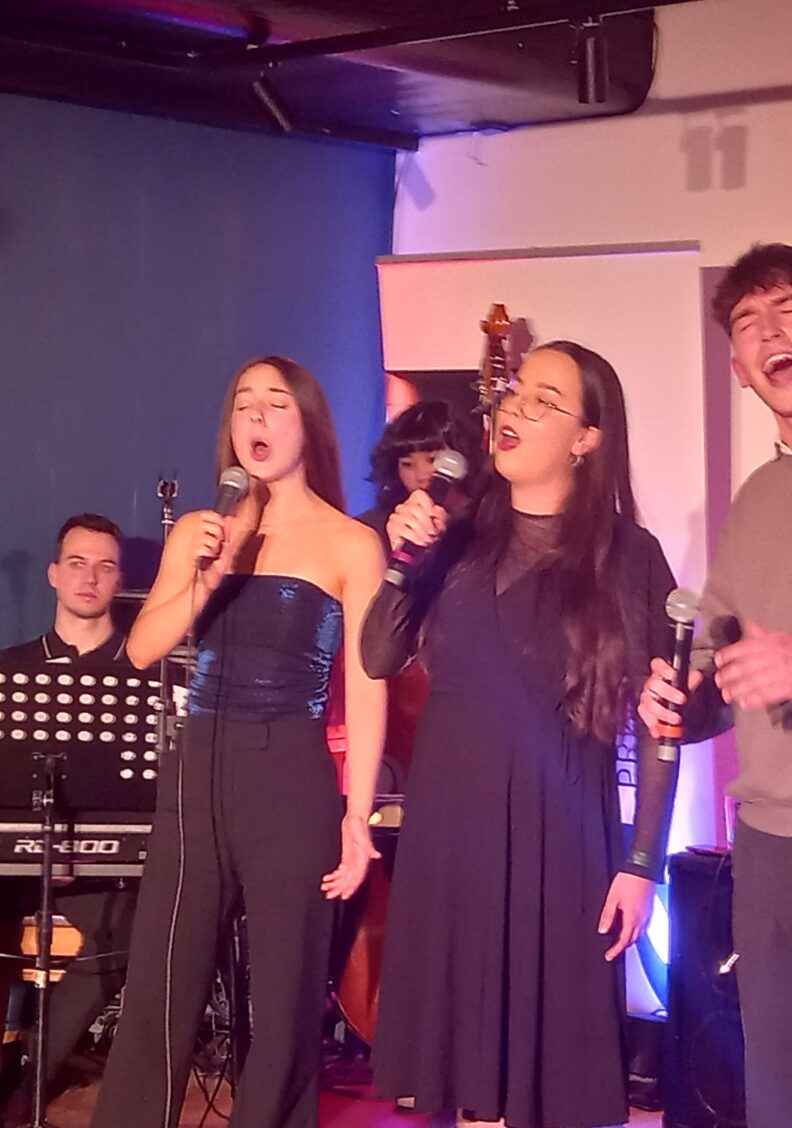 Jazz in den Kneipen mit Salomea, Isabel Casas, dem Vocal Lab und Maxi Pongratz