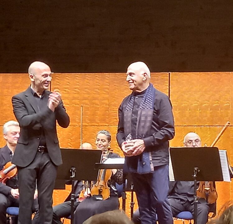 Uraufführung eines Flötenkonzerts von J. Bardanashvili von Ariel Zuckermann mit Kammerphilharmonie Ingolstadt