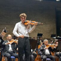 21jähriger Geiger Darius Preus und Armenische Staatsymphonie beim Konzertverein