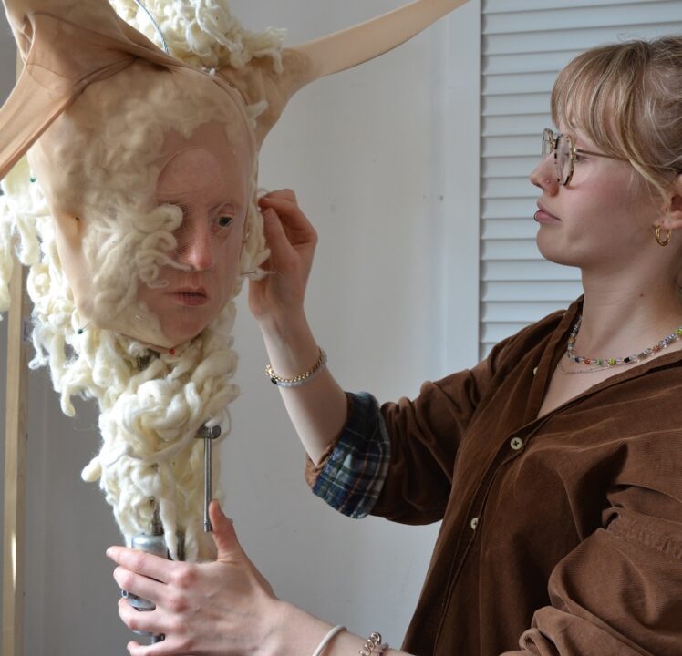 Ausstellung „Ehebande – (Ohn)macht der Frauen im Schloss Neuburg