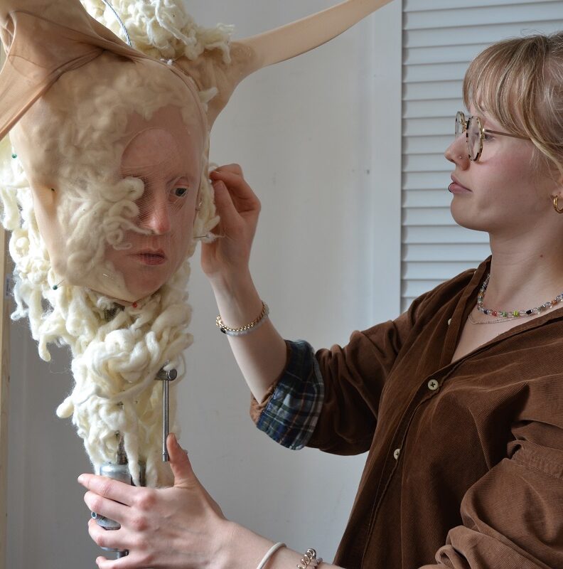 Ausstellung „Ehebande – (Ohn)macht der Frauen im Schloss Neuburg