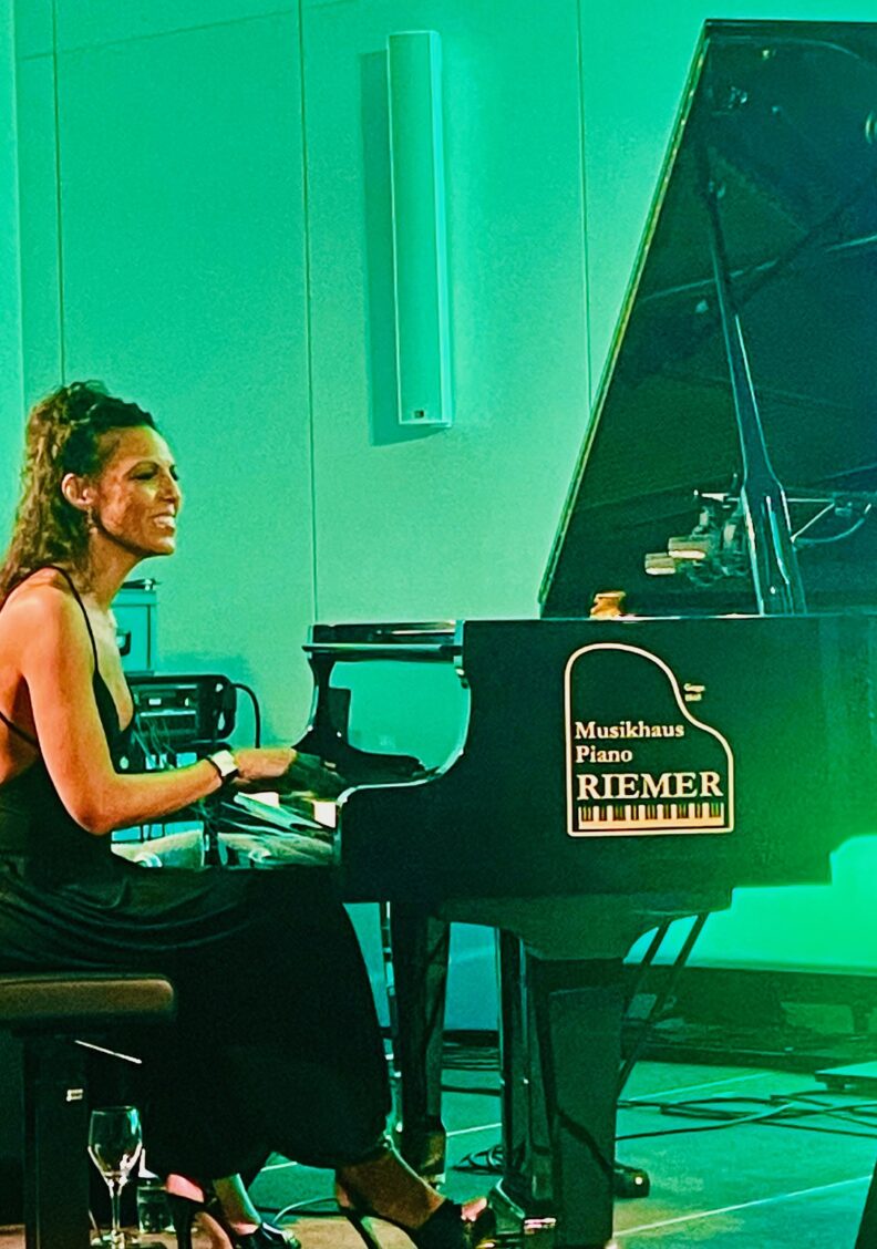 Marialy Pacheco beeindruckt bei Jazzparty