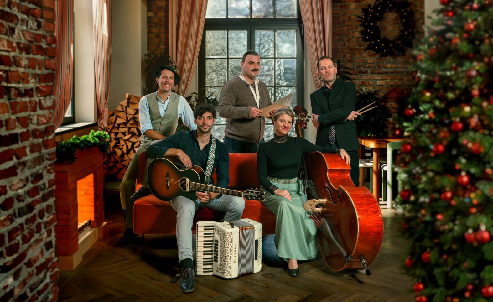 Mundart-Folk mit „REIWAS“ und Mundartlyriker J. Thalmayr am Sonntag, 14.12., im Altstadttheater