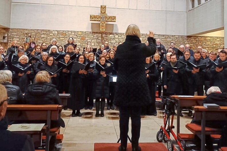 „Still, still, still“: Das Adventskonzert des Ingolstädter Motettenchors