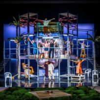 Stille Komödie mit Musicalfinale: „Best Exotic Marigold Hotel“ im Stadttheater Ingolstadt