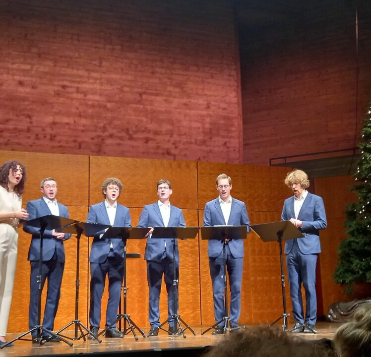 Weihnachtslieder mit „Singer Pur“ bei Konzertvereins-Konzert
