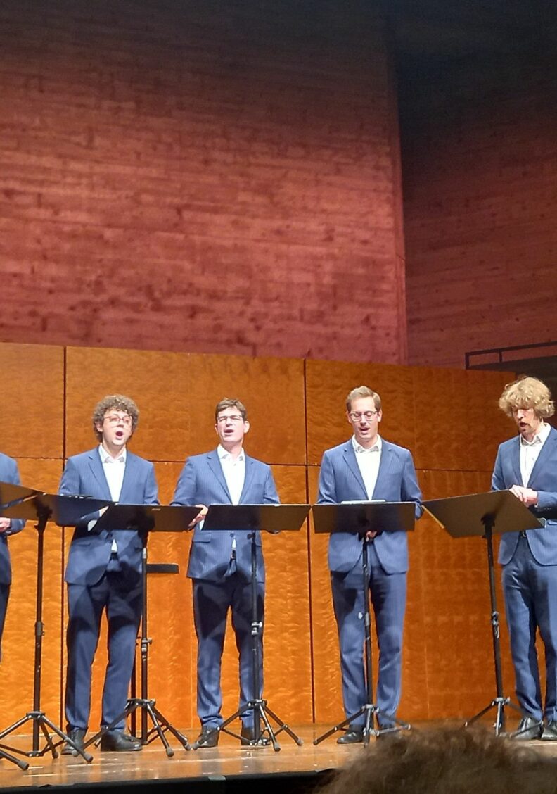 Weihnachtslieder mit „Singer Pur“ bei Konzertvereins-Konzert