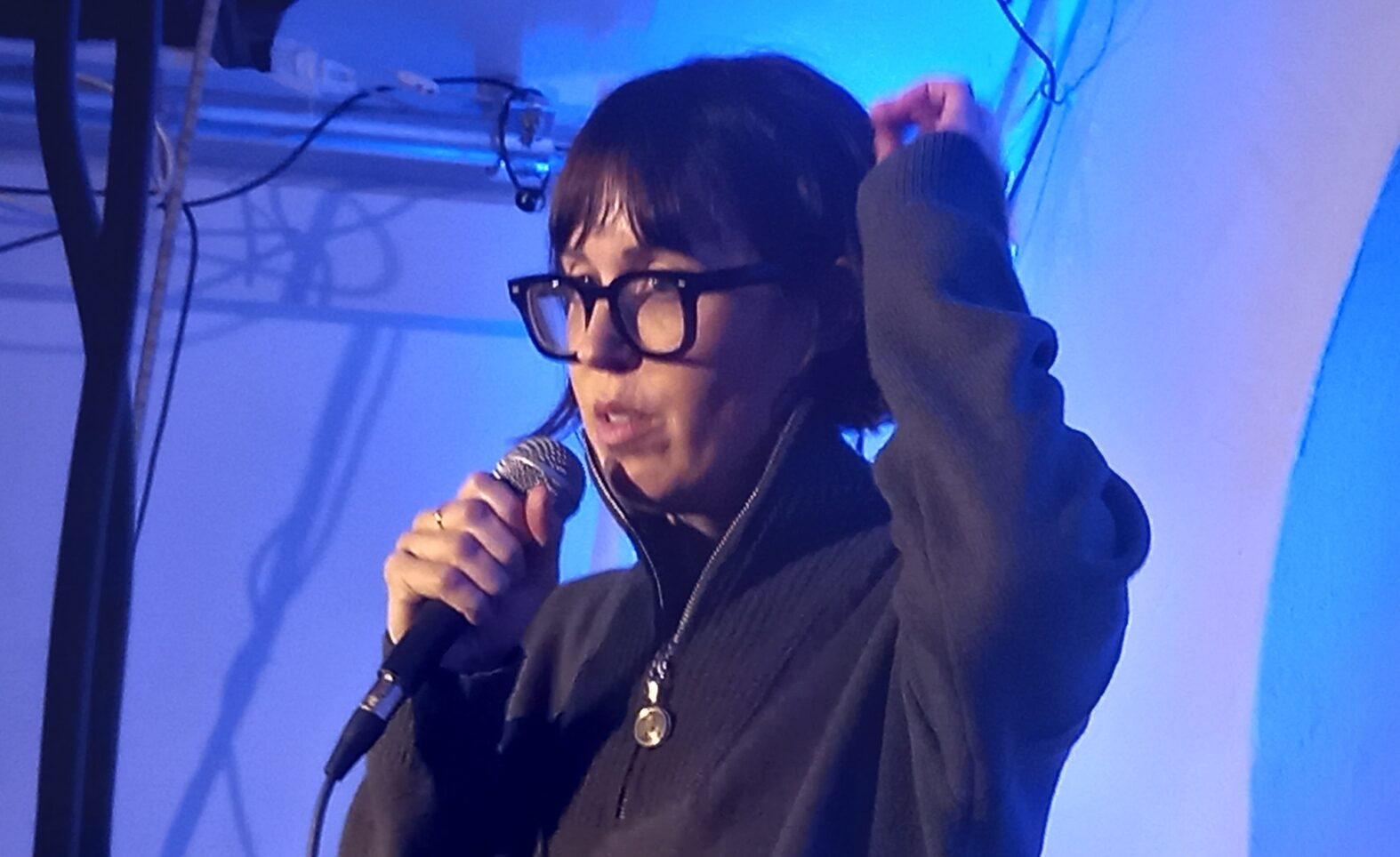 Eva Karl Faltermeier bei der Lesebühne „Besser als Fernsehen“