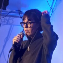 Eva Karl Faltermeier bei der Lesebühne „Besser als Fernsehen“