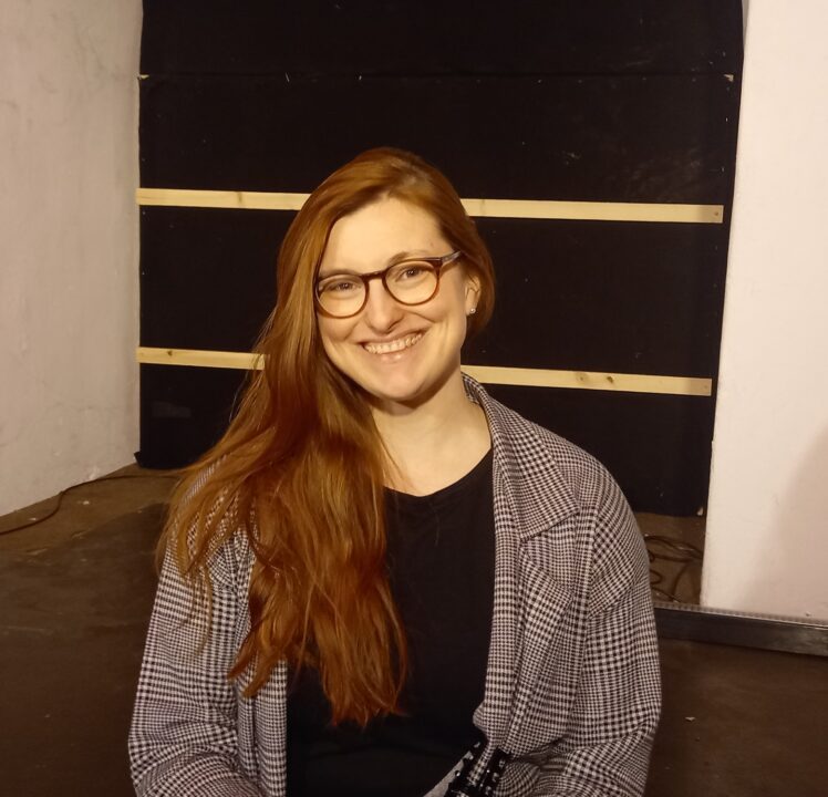 Daniela Plößner bei „Besser als Fernsehen“: Realsatire der Berufstätigkeiten