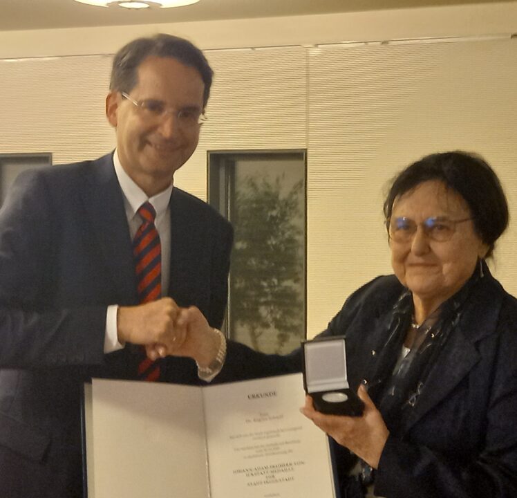 Vorkämpferin für Integration: Ickstatt-Medaille für Dr. Regina Schnell