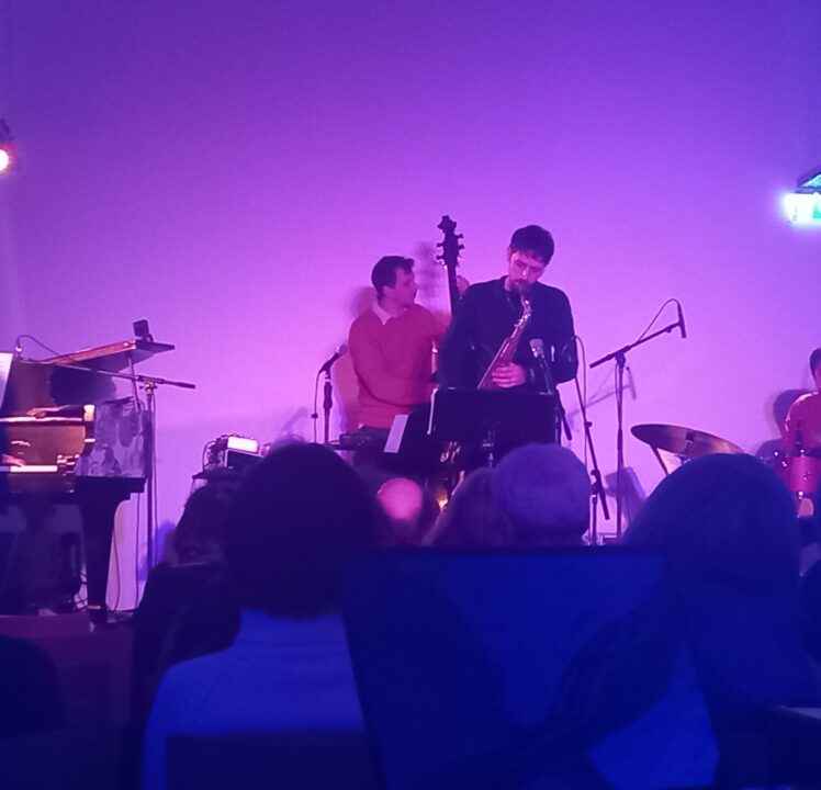 Swap-Jazzreihe in Kunst- und Kulturbastei mit Moritz Stahl gestartet.