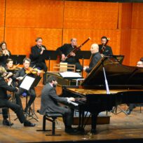 Kammerphilharmonie IN und Alexander Korsantia    (Flügel) begeistern im Theaterfestsaal