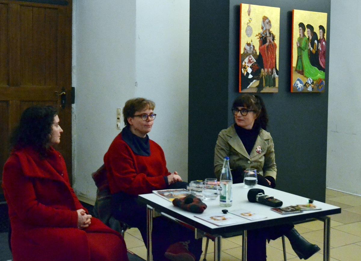 Künstlerinnen zur Ausstellung „Ehebande“ im Schloss Neuburg