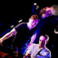 Shenja Lacher kommt mit Liederabend ins Altstadttheater (am 20.2.)