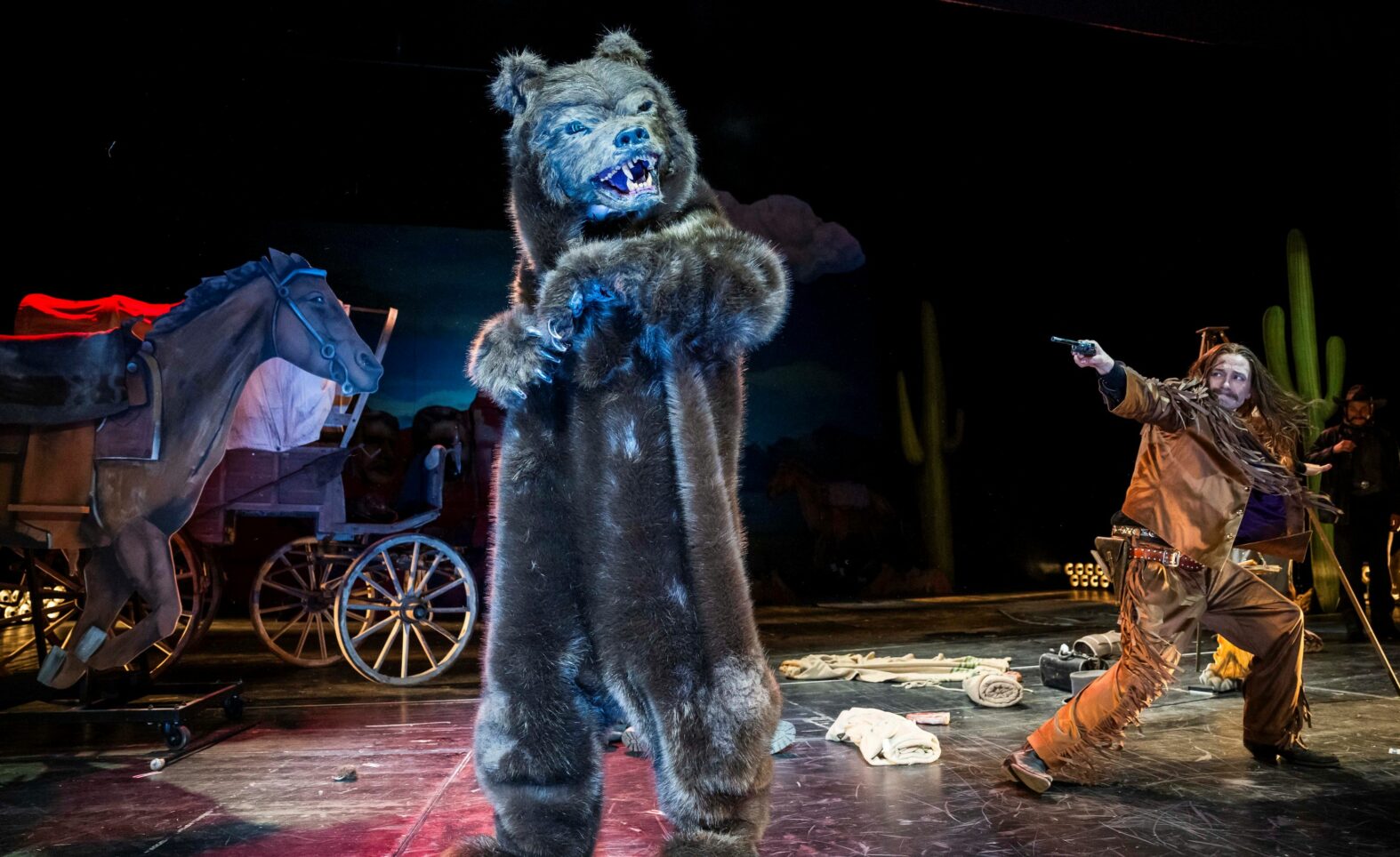 Uraufführung von Kieran Joels „Winnetou V“: Suche nach dem Edelmenschen und der Macht der Fantasie