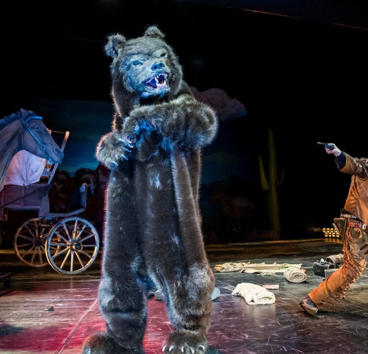 Uraufführung von Kieran Joels „Winnetou V“: Suche nach dem Edelmenschen und der Macht der Fantasie