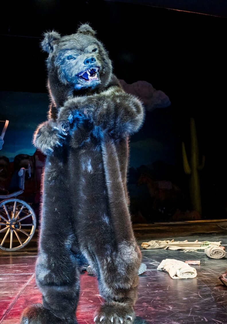 Uraufführung von Kieran Joels „Winnetou V“: Suche nach dem Edelmenschen und der Macht der Fantasie