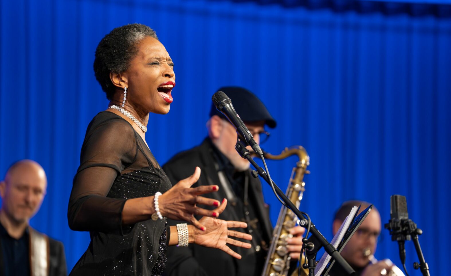 25 Jahre Jazz im Audi Forum IN mit der Titilayo Adedokun Blues Band