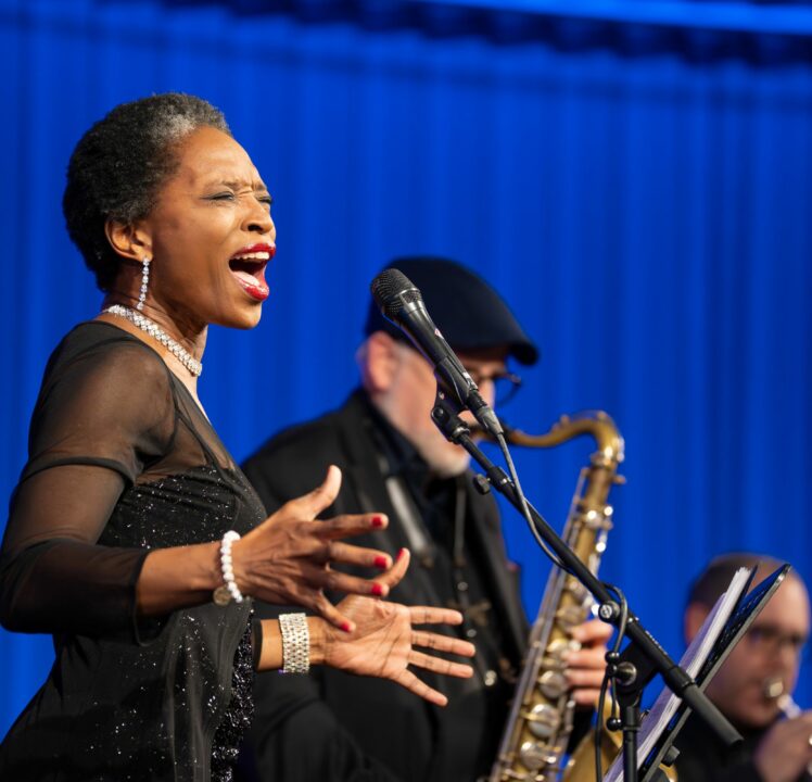 25 Jahre Jazz im Audi Forum IN mit der Titilayo Adedokun Blues Band