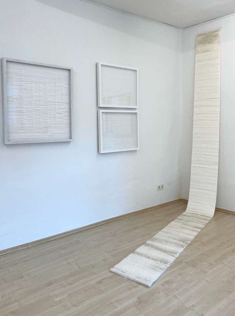 „Weiss sehen“ in der Galerie Mariette Haas